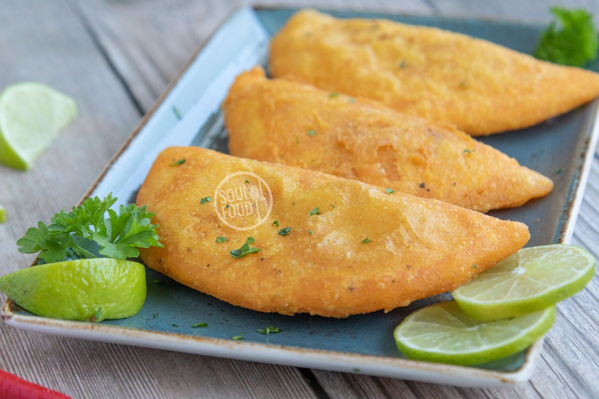 Vegan empanadas • filled with jackfruit (glutenfree!) • RECIPE