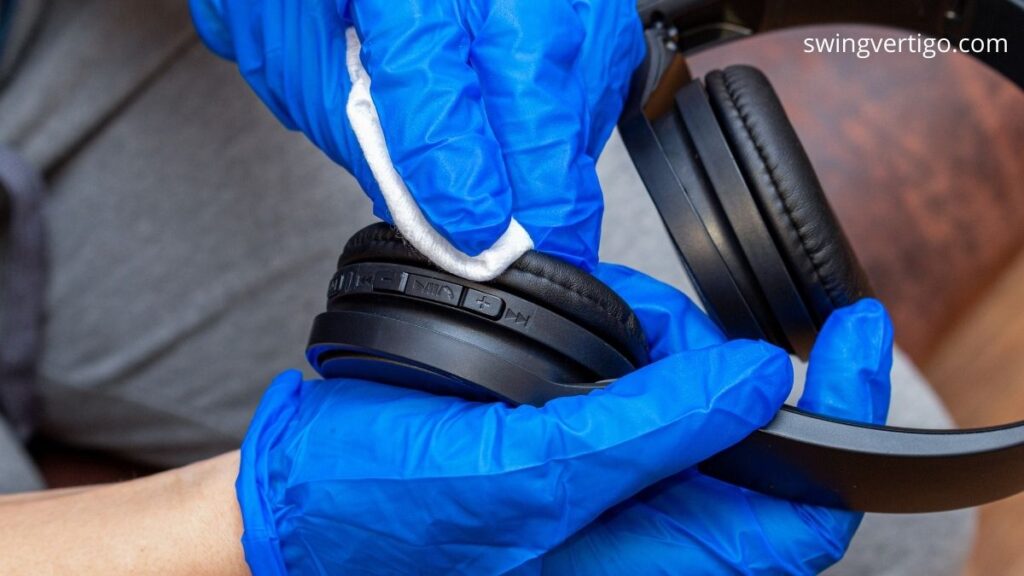 Can Wearing Headphones Cause Hair Loss? [Simple Answer!] Sound & Solitude