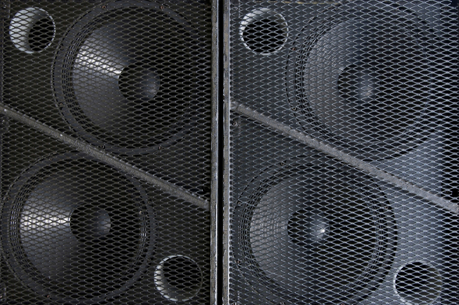 Surround Sound vs. Stereo: What's the Difference? | SoundGearLab