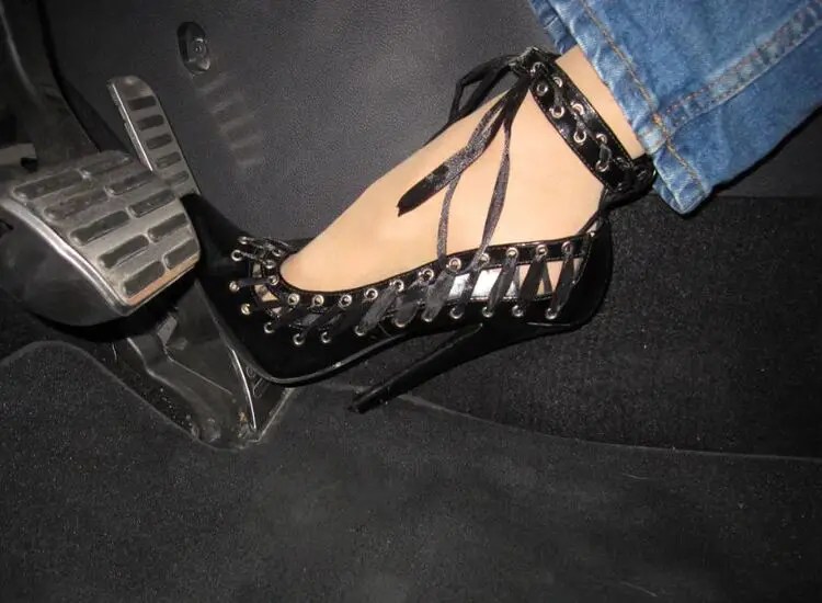 Clunking Noise When Pressing The Gas Pedal 6 Causes & Fixes!