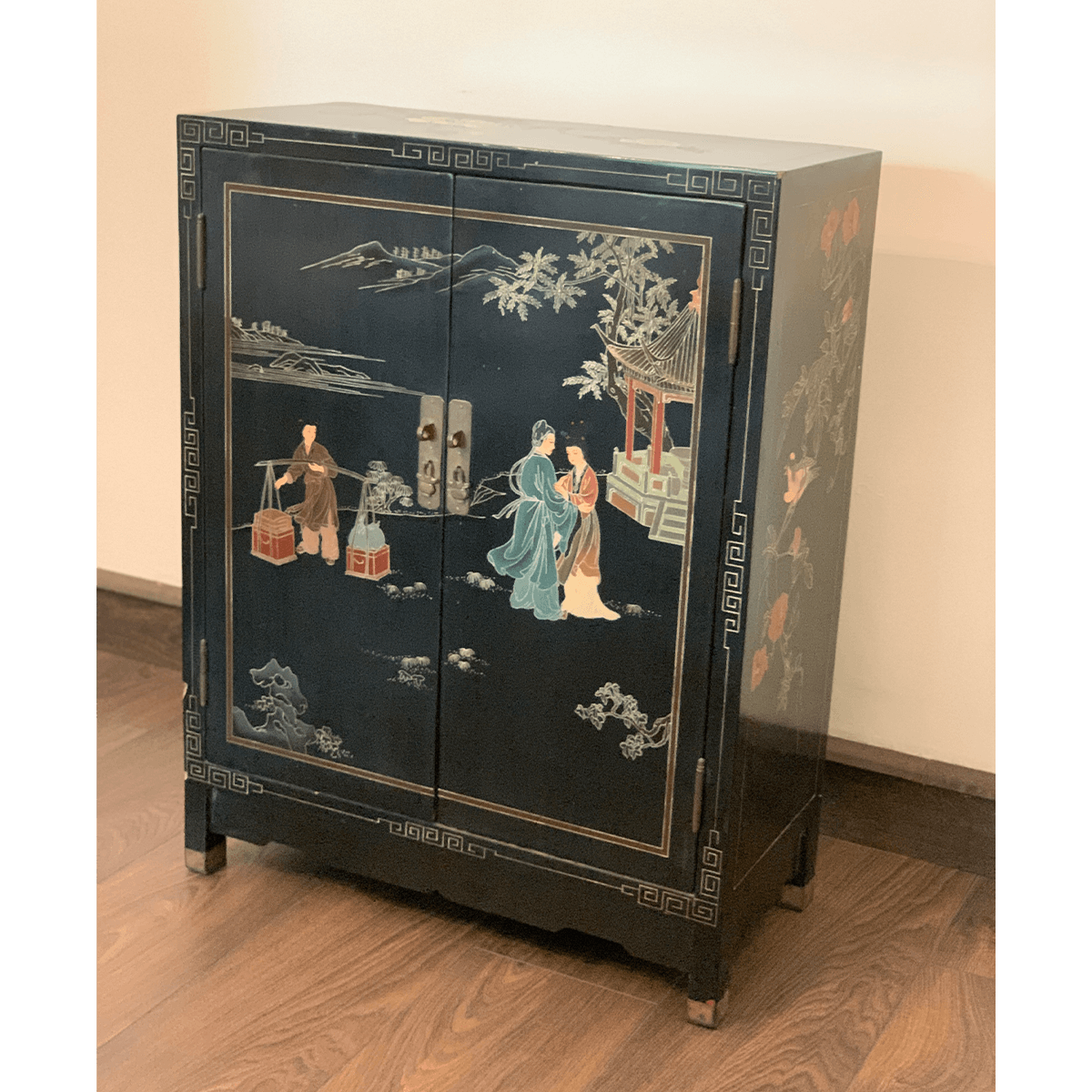 Small Chinese Vintage