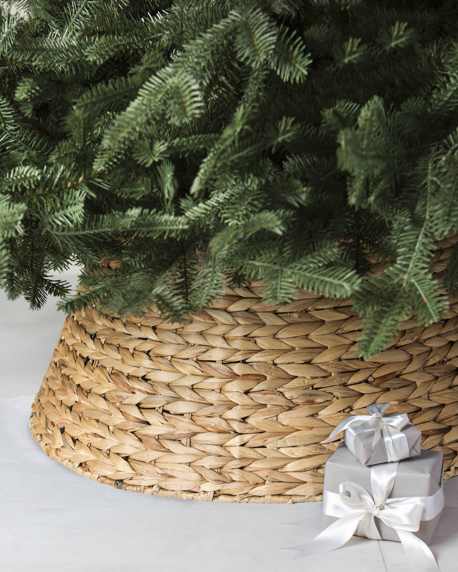 Woven Christmas Tree Collar | Balsam Hill