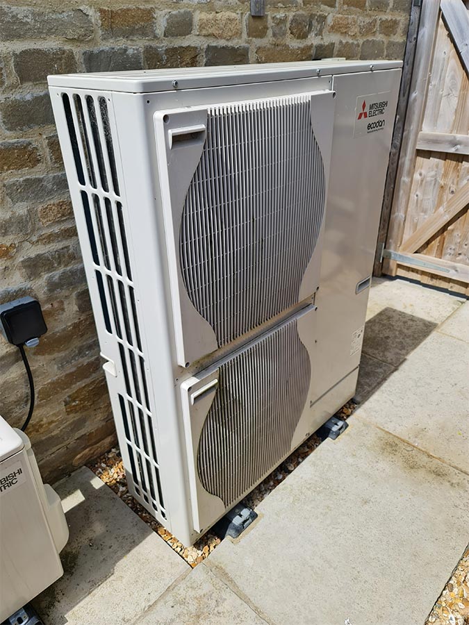 Hybrid Air Source Heat Pumps (Explained) Source Heat Pump