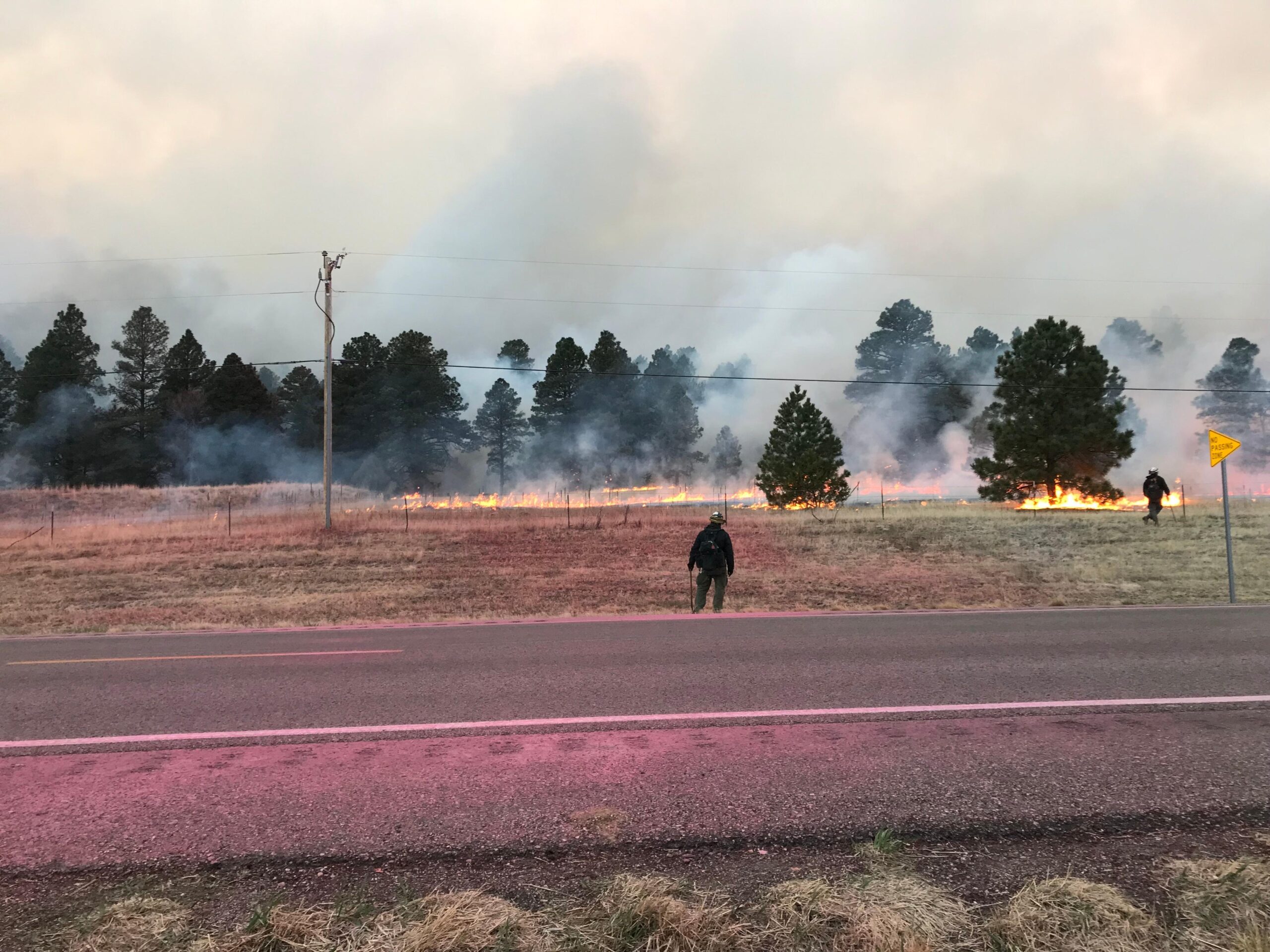 More people evacuated from near two largest wildfires burning in NM