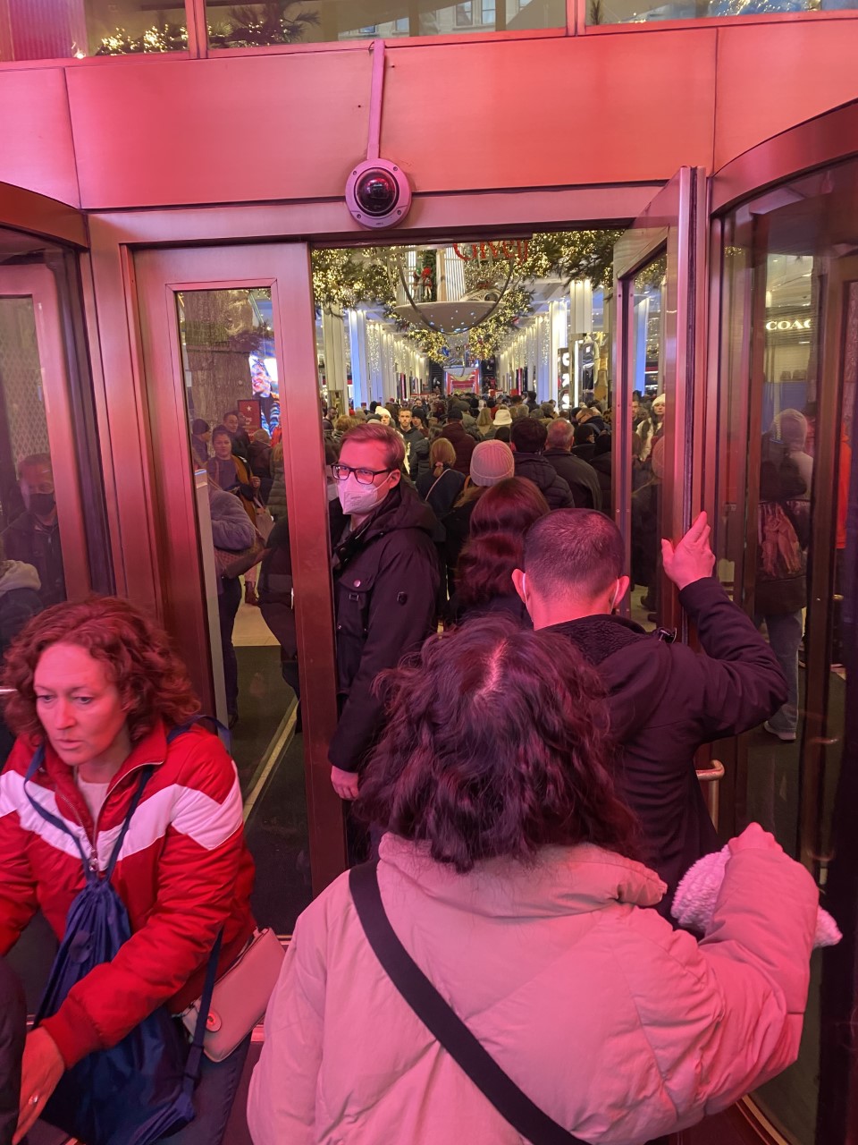 New York Stores Return to Life With Black Friday Bonanza