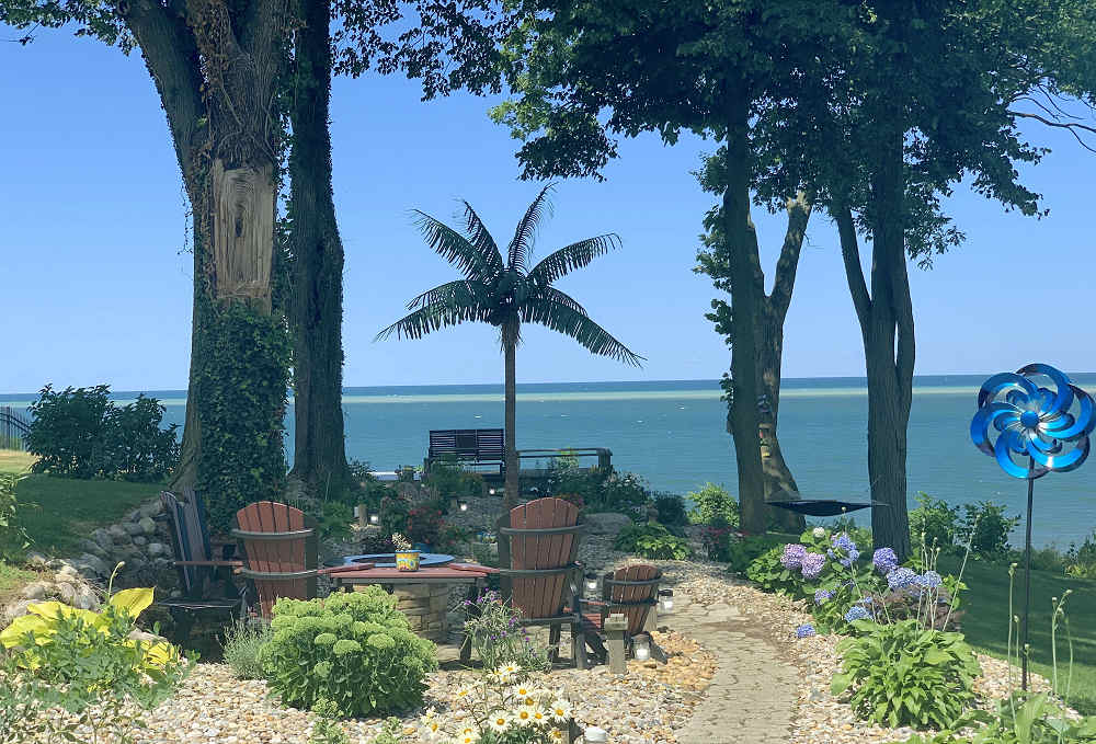 South Cliff Inn Bed and Breakfast Overlooking Lake Michigan Bed