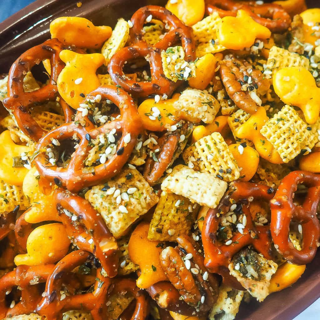 Addicting Chex Party Mix (Crack Pretzel Snack Mix) Southern Bytes