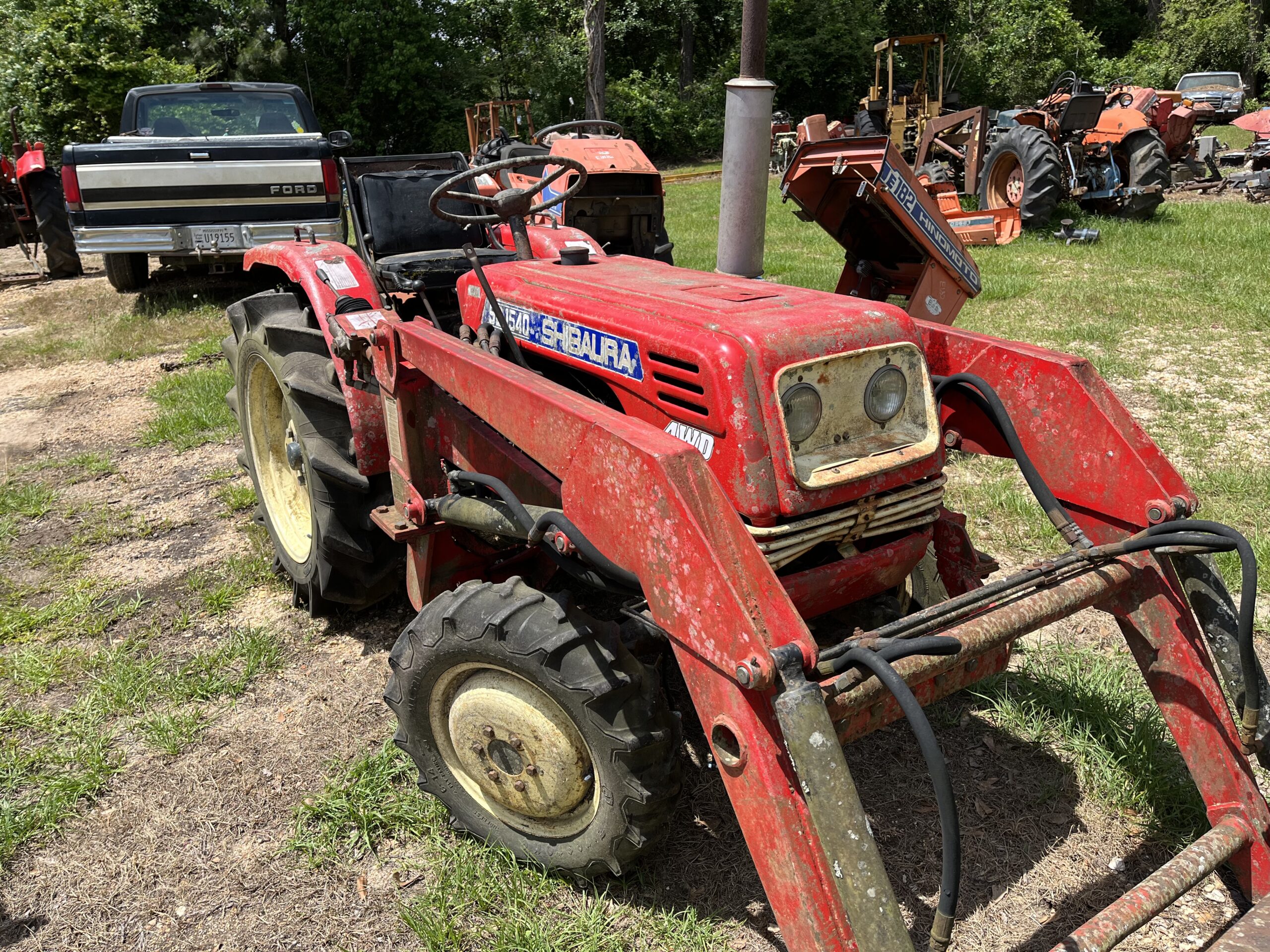 Salvage Tractor Shibaura SD1540 2