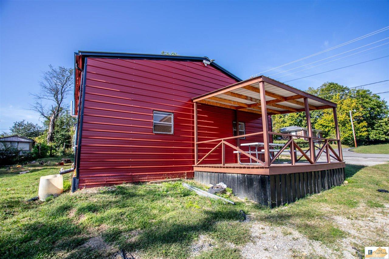 205 S. High Street Burkesville, Kentucky 42717 Southern Nest Realty