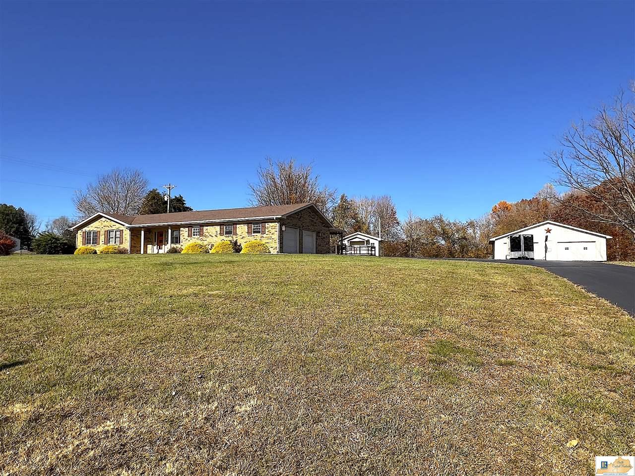 2508 E. KY80 Russell Springs, Kentucky 42642 Southern Nest Realty