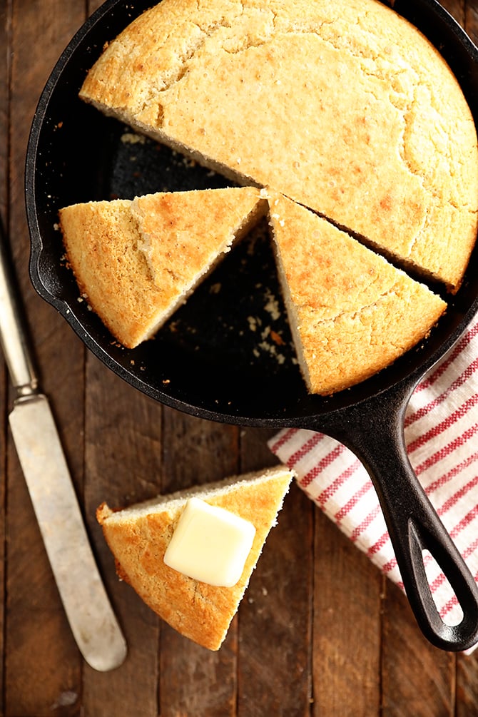 Best Cast Iron Cornbread Recipe Easy & Homemade 2023