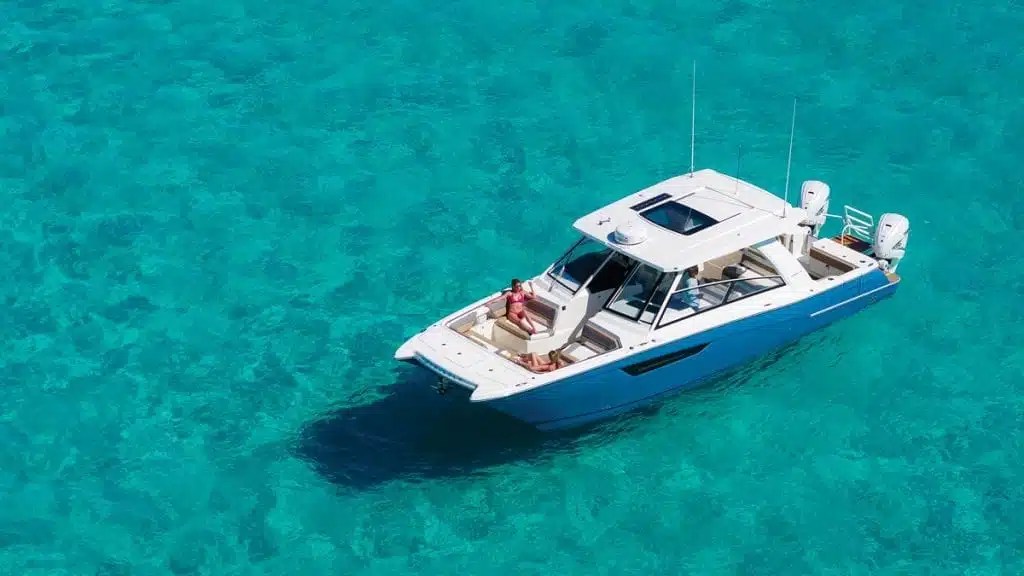World Cat 400DCX Southern Boating