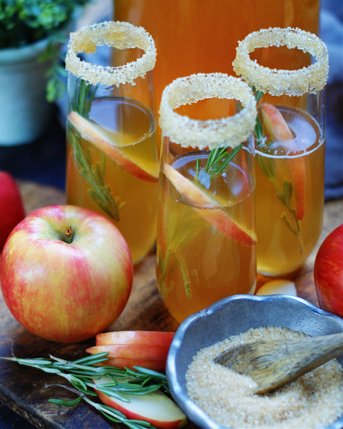 Thanksgiving Drink With Apple Cider