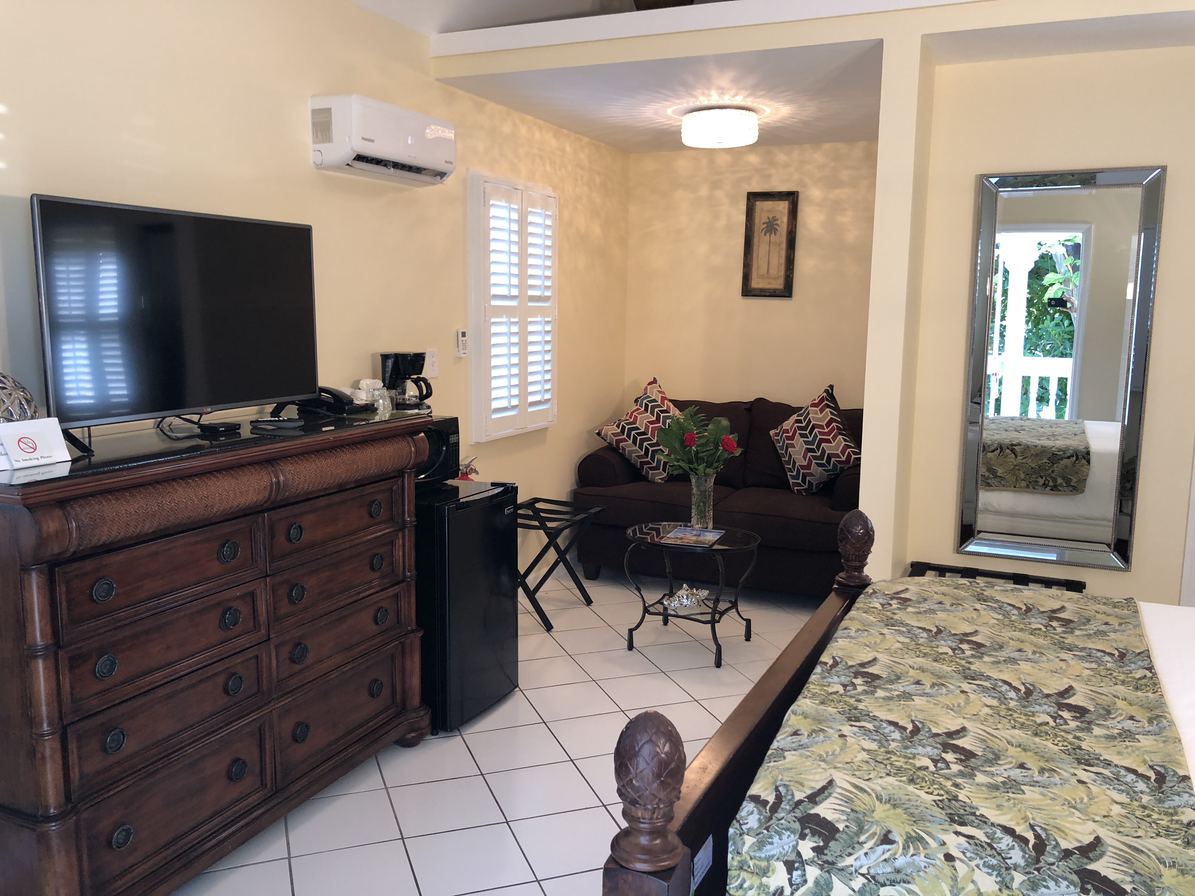 IMG_6579 Southernmost Point Guest House