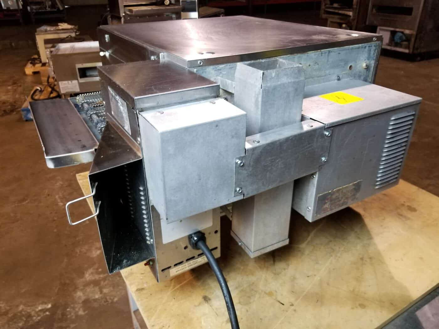 LINCOLN IMPINGER 1301 CONVEYOR PIZZA OVEN