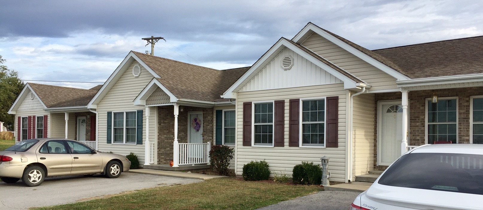 Summit Condos South Gate Apartment Homes