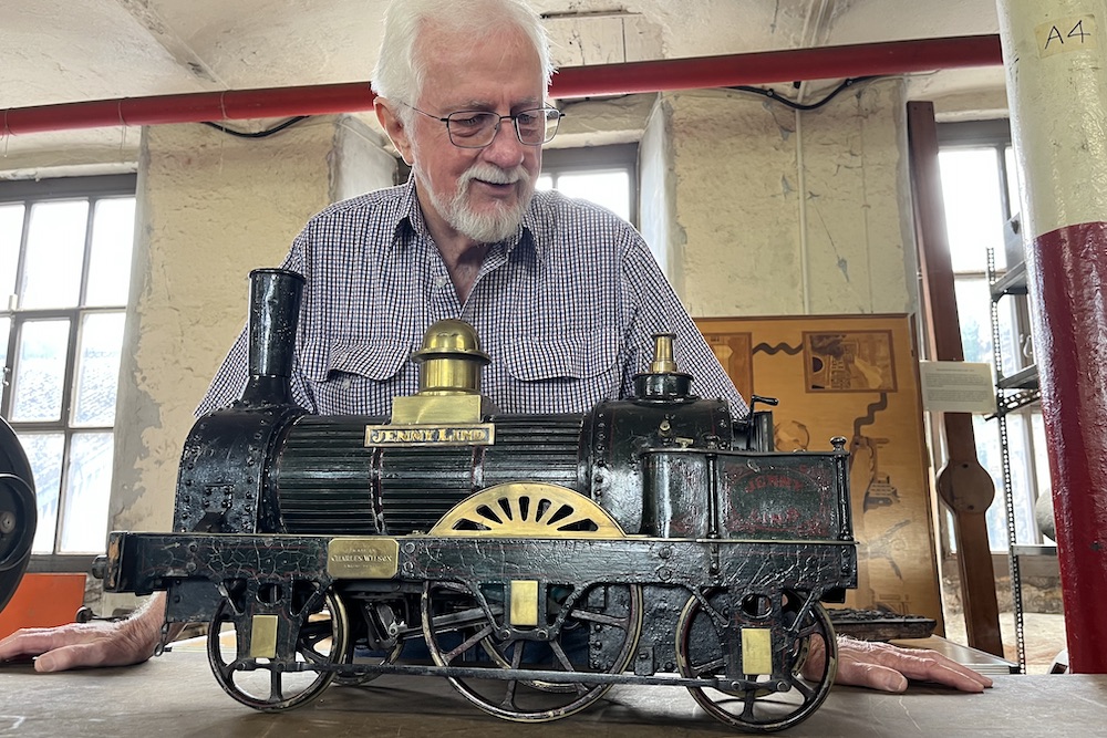 Family reunion is a steam come true as Jenny Lind hits new high South