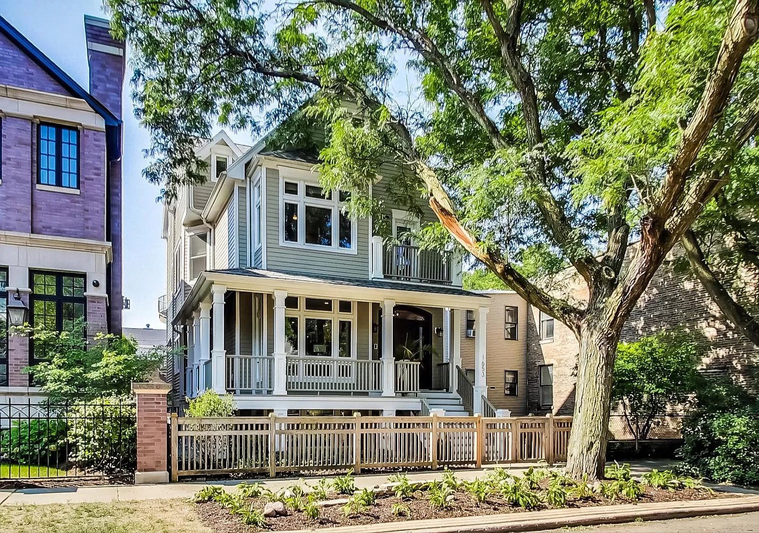 Your Southport Corridor for sale home of the day 1653 W Grace Street