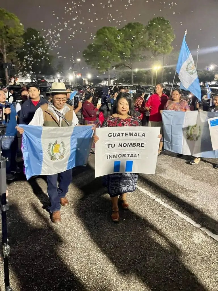 Migrantes en Houston se reúnen para orar por Guatemala SoyMigrante