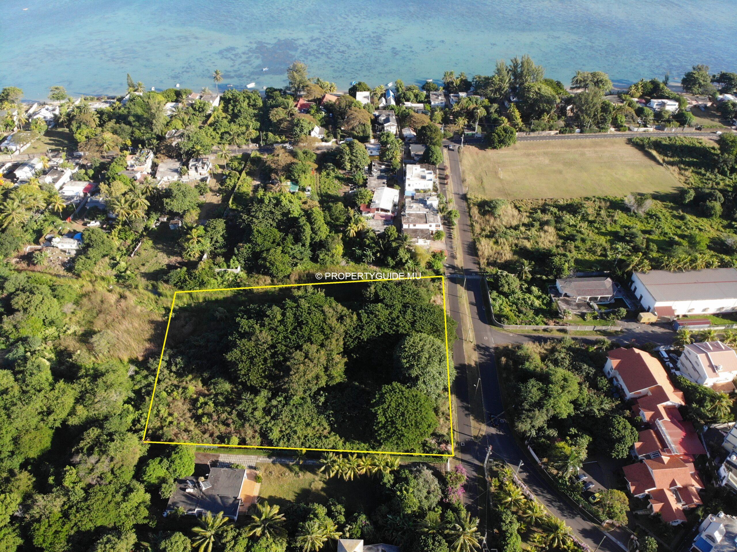 Land 1.79 arpents in Baie du Tombeau propertyguide.mu