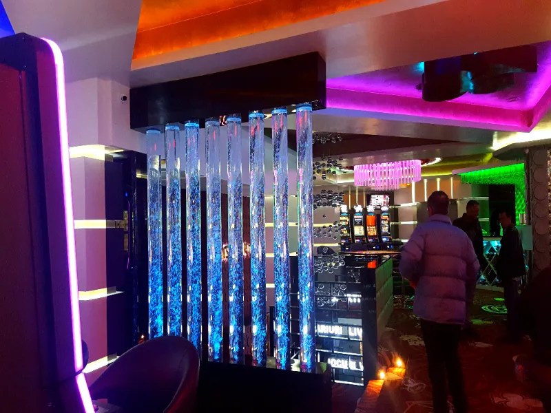 Portofoliu Tub de apa cu Bule Aer Max Bet Craiova SpaceArt