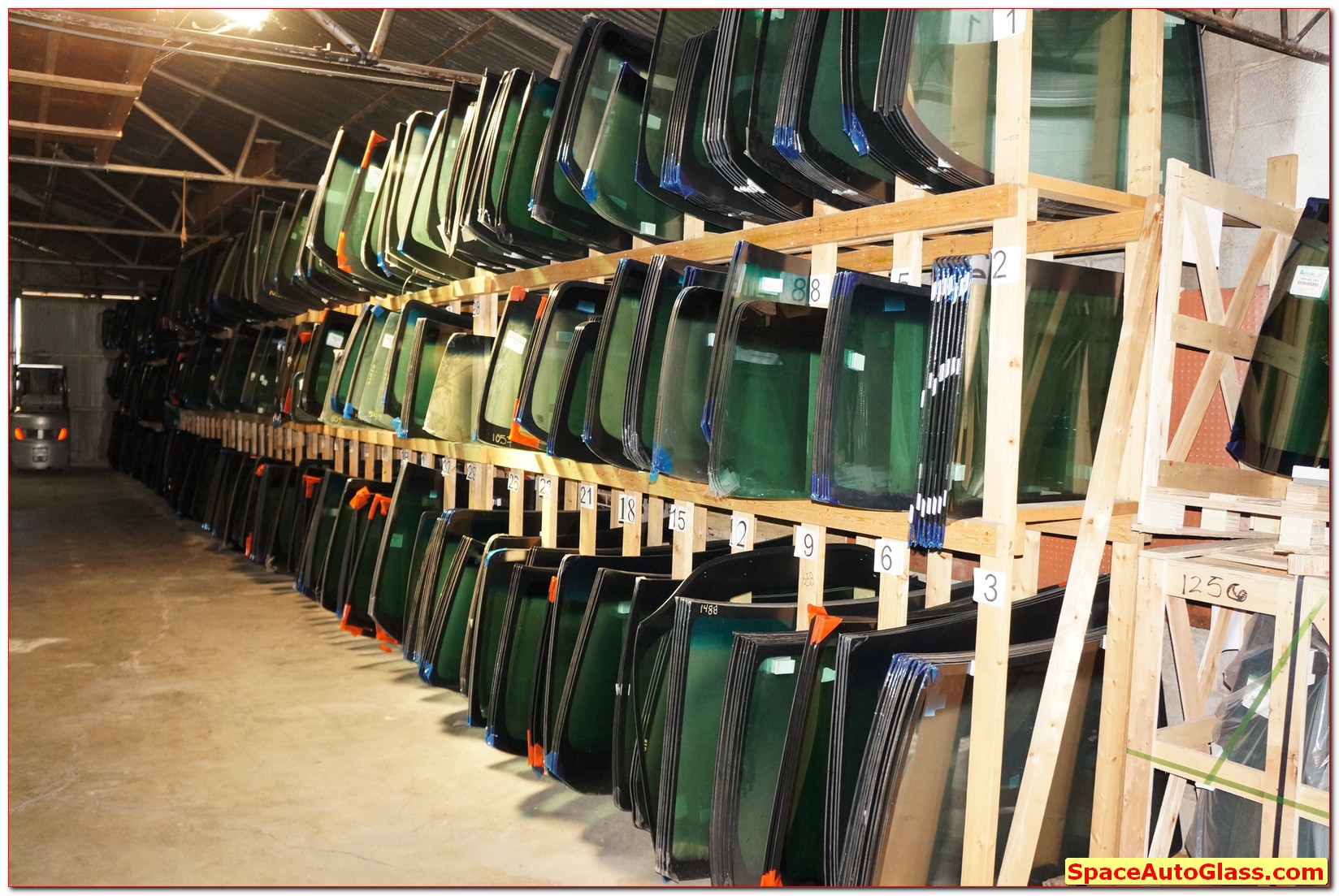 galleryes Space Auto Glass