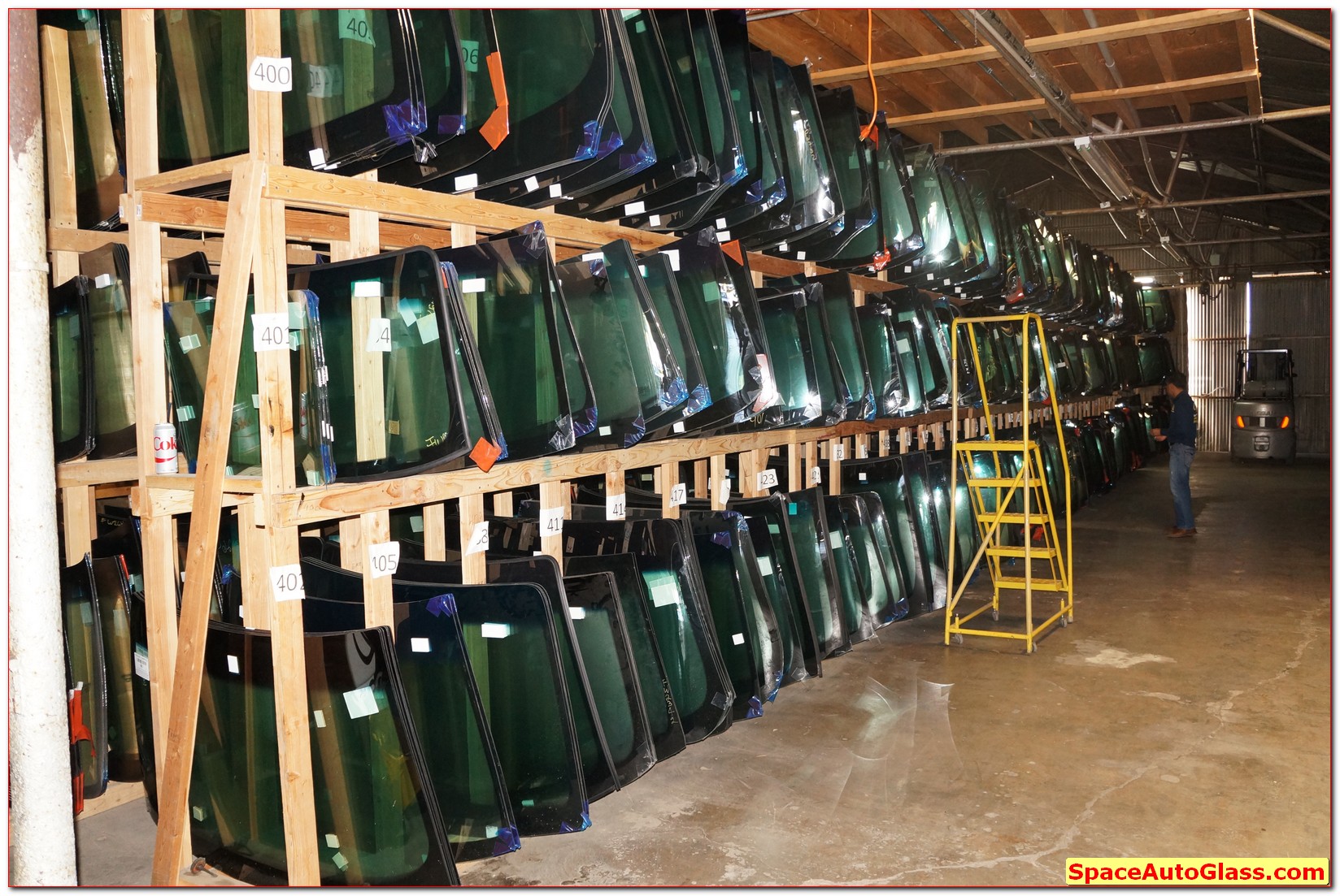 galleryes Space Auto Glass