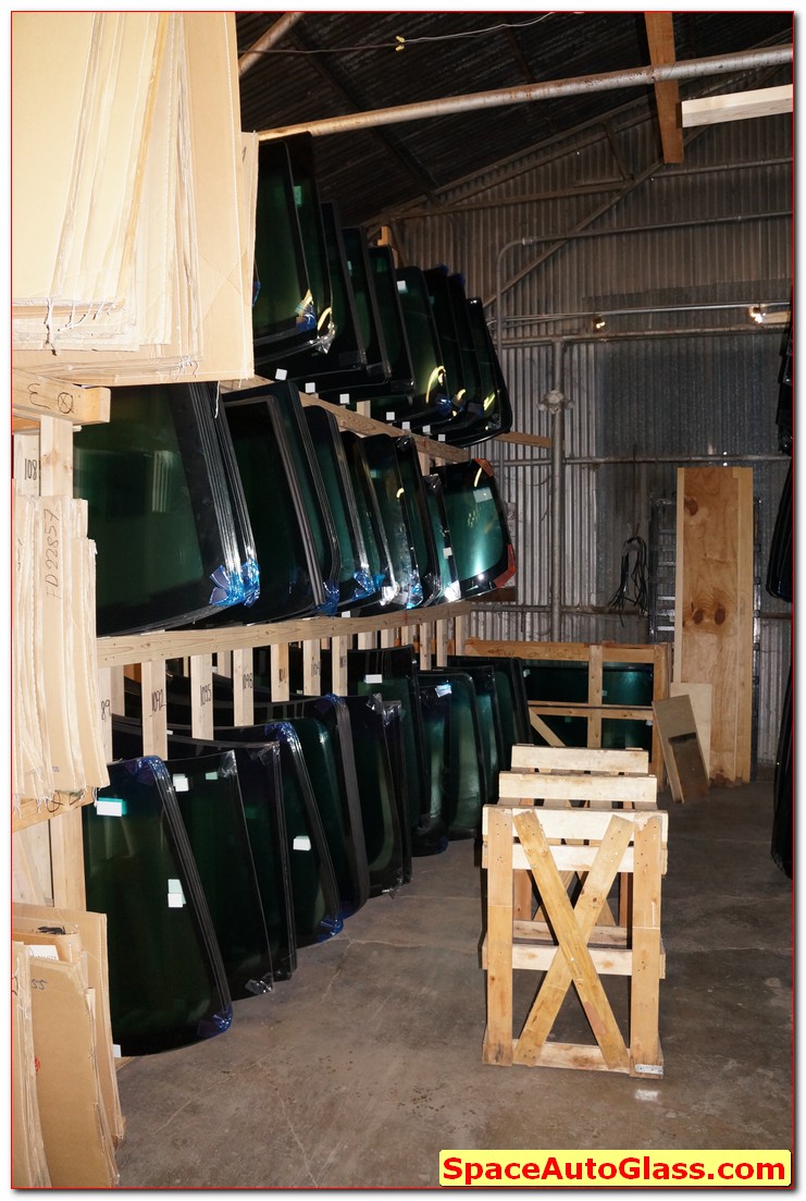 galleryes Space Auto Glass