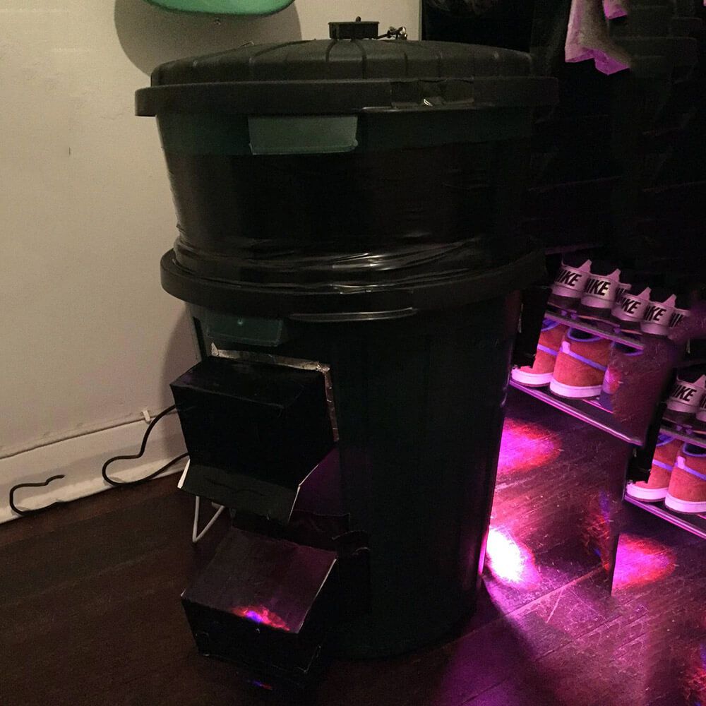 BUCKET OF DOOM Space Buckets DIY Indoor Gardening