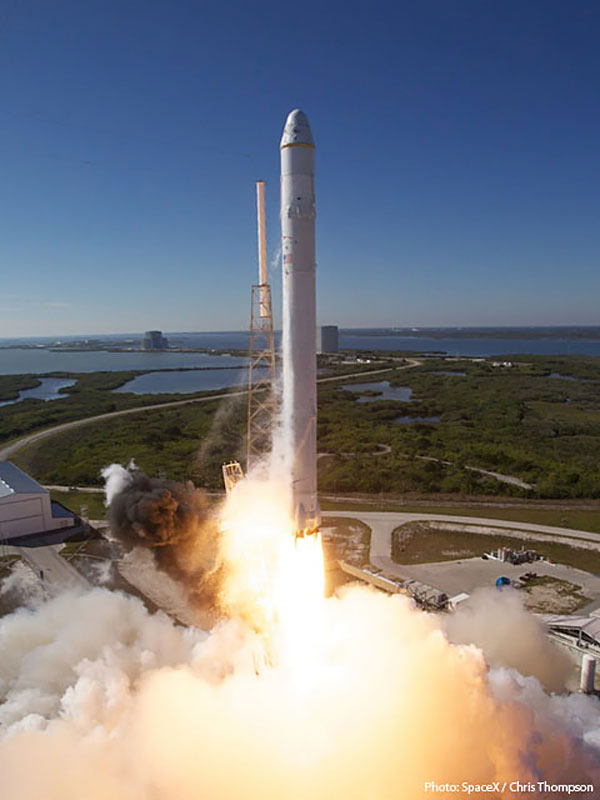 Great Images of the SpaceX Dragon Spacecraft's Successful Reentry International Space Fellowship