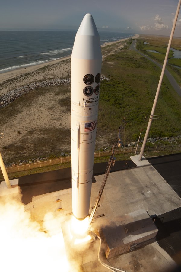 Photos Minotaur rocket vaults into orbit from Virginia Spaceflight Now