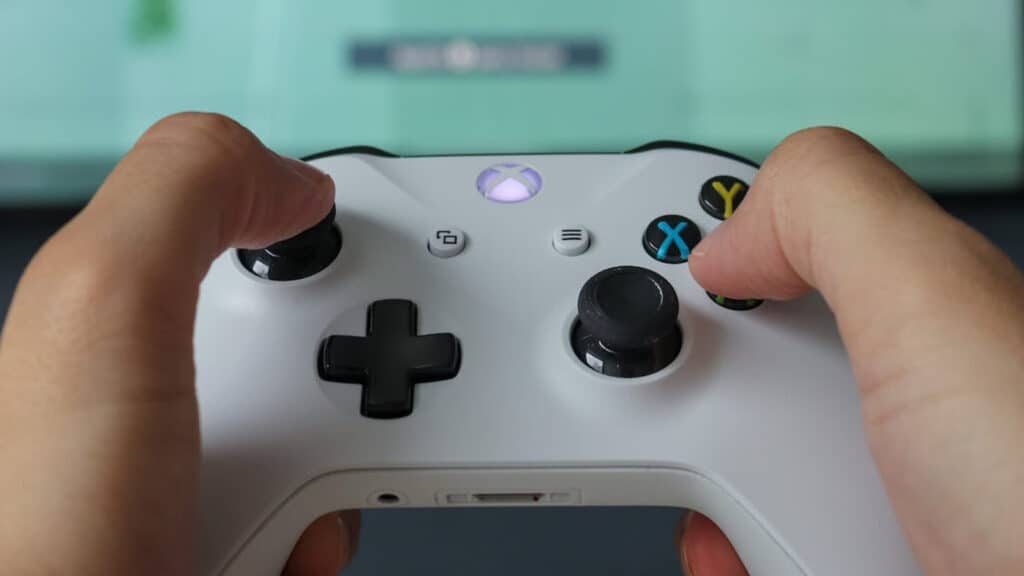 Xbox Controller Blinking? Here's How to Fix it! Spacehop