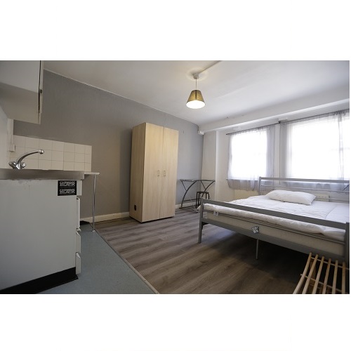Double Bedsit To RentBryanston Street, Marble Arch W1H 7EF£190 pw / £