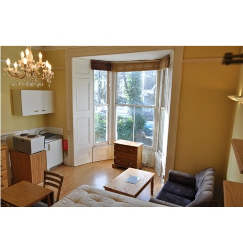 Large Double SemiStudio To RentHammersmith Grove, LondonW6 7HB£280pw