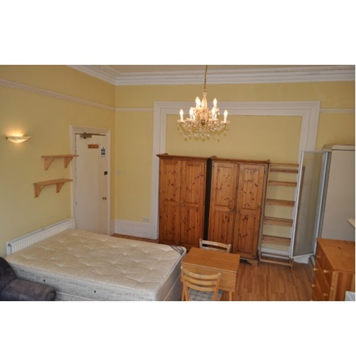 Large Double SemiStudio To RentHammersmith Grove, LondonW6 7HB£300pw