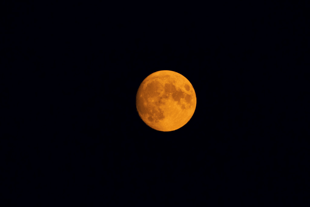 How Many Moon Colors Do You Know? Learn About The MoonColor Phenomenon