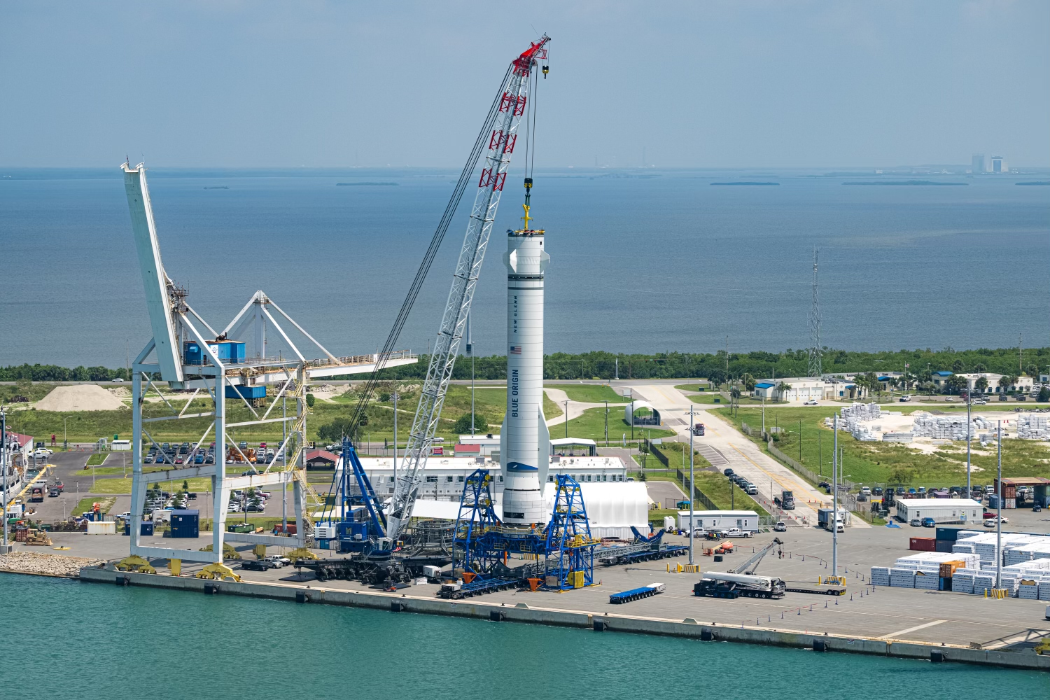 รู้จักเรือ Jacklyn สำหรับลงจอดจรวด New Glenn ของ Blue Origin