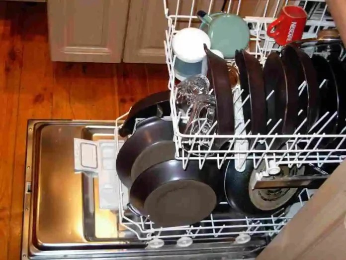 How to Unclog a Dishwasher Drain with Easy Steps
