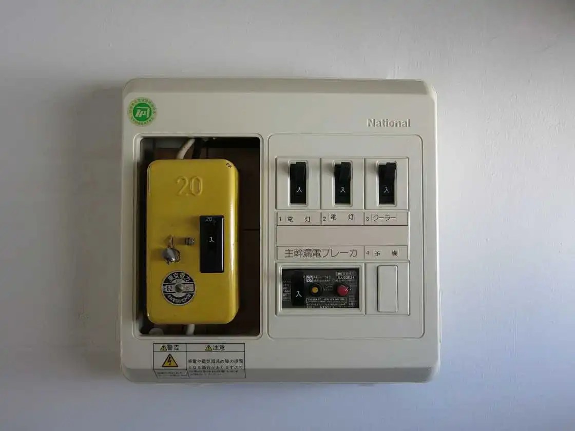 How to tell if a Breaker is Bad 5 Signs of Bad Circuit Breaker