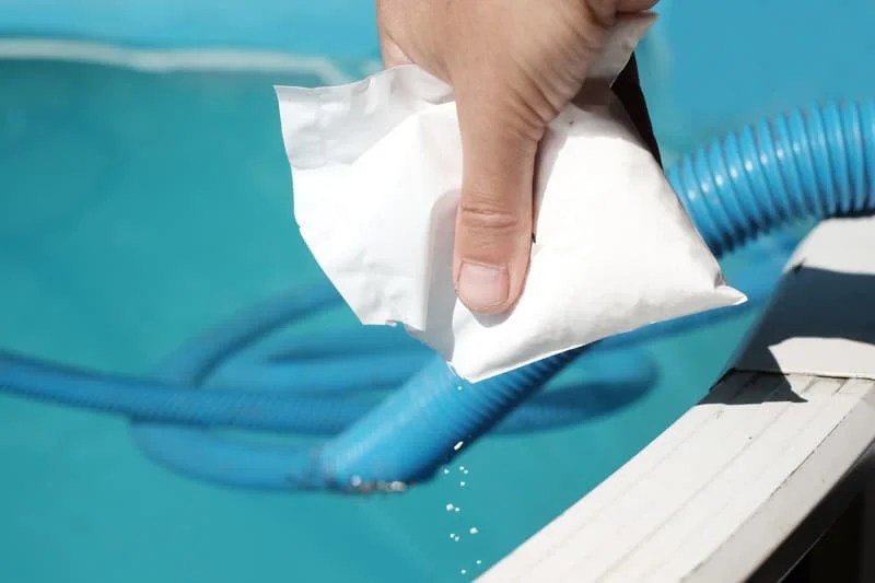 How to Superchlorinate Your Pool or Spa to Decontaminate It As