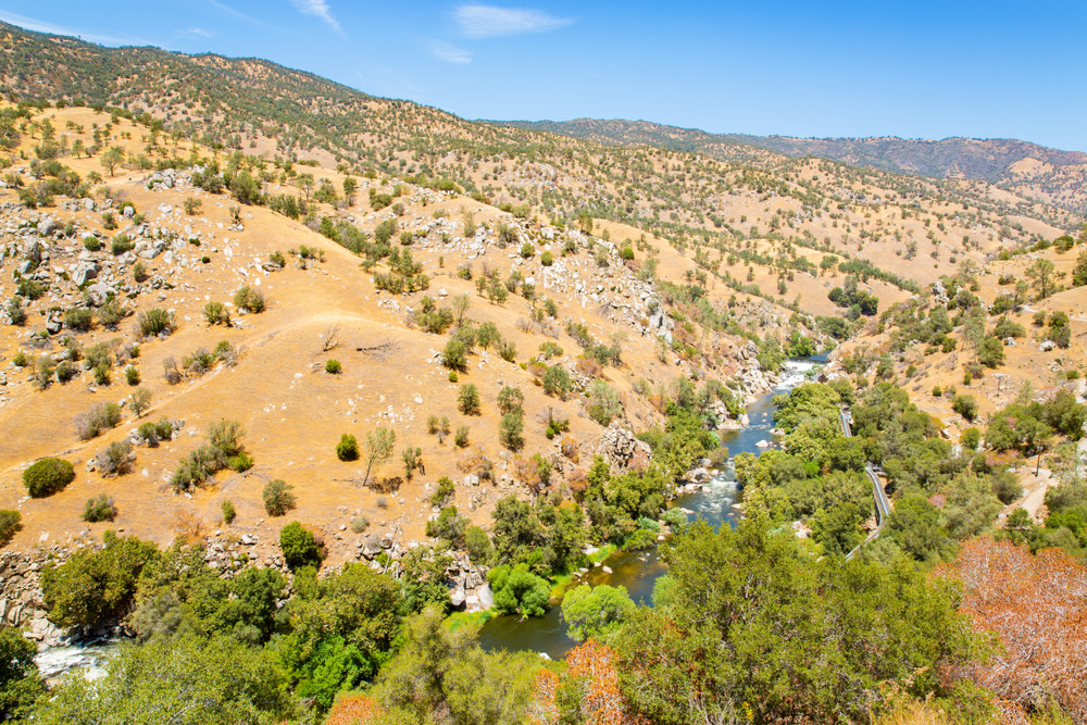 Linen and Uniform Service in Weedpatch, CA