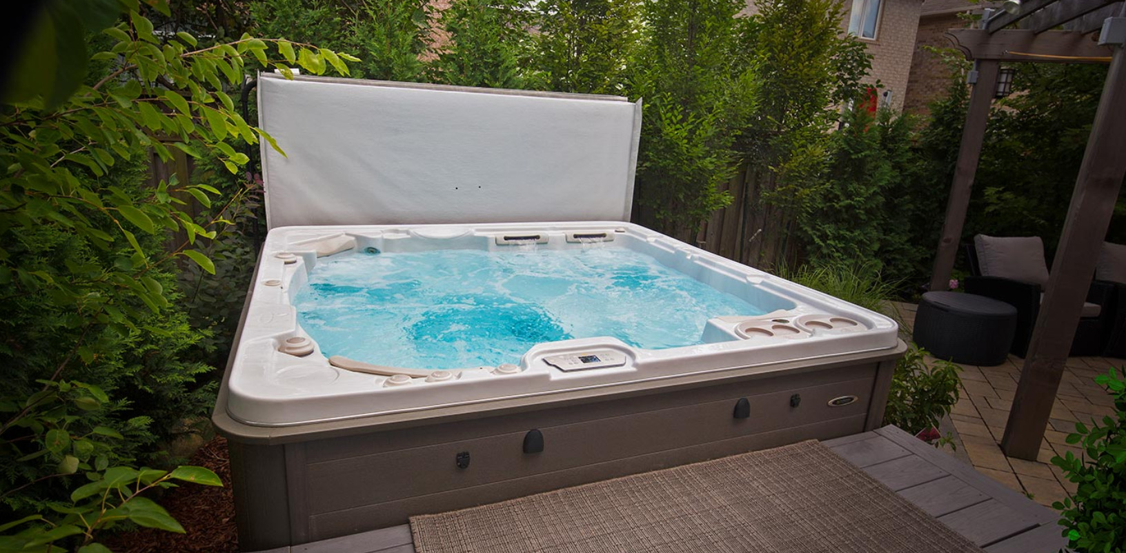 Simple Guide for Hot Tub Cleaning Schedule and Safety Tips