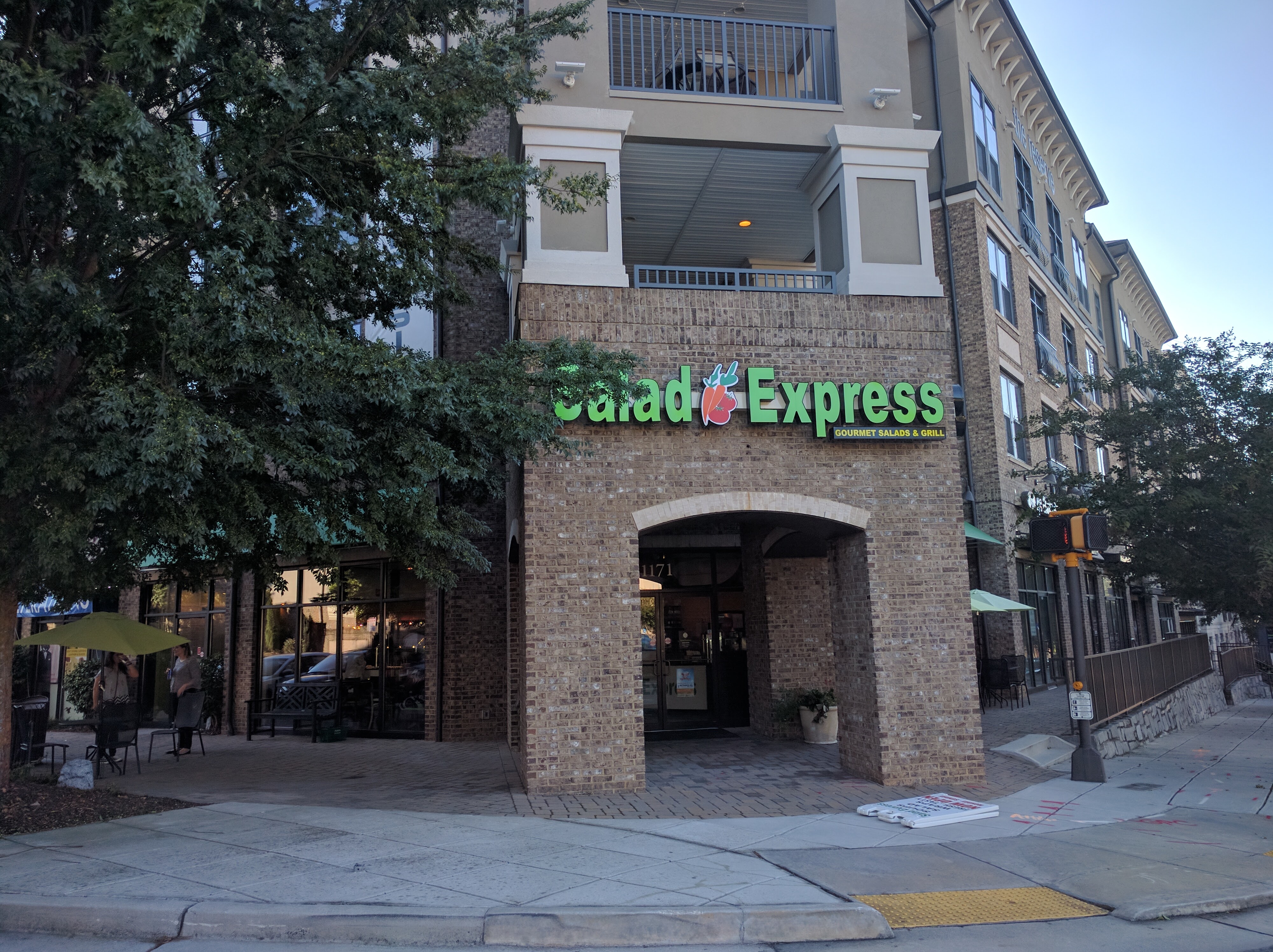Salad Express exterior spatialdrift