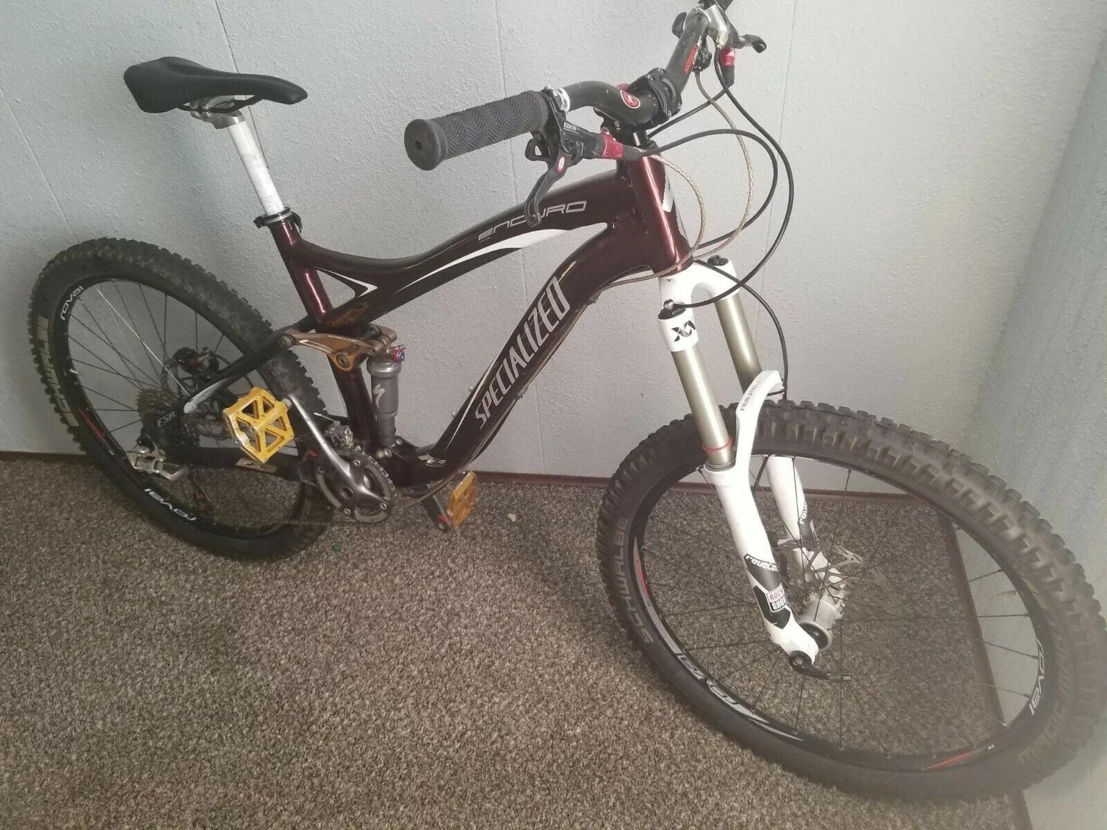 Specialized Enduro Pro SL carbon full suspension mountain bike