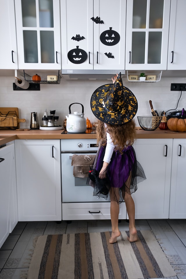 What can a 5 year old do in the kitchen? Special Magic Kitchen