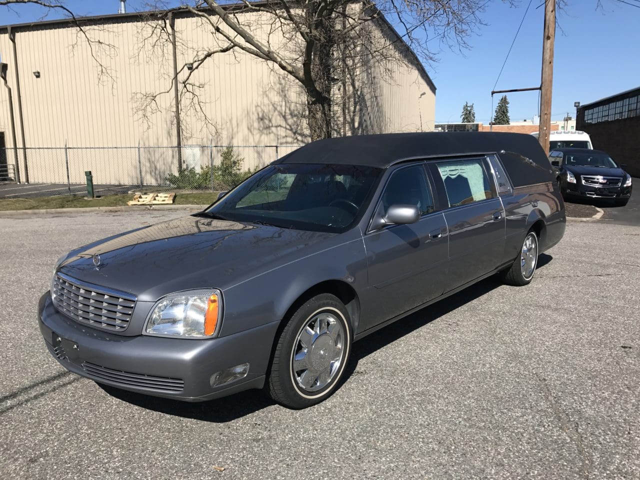 2001 CADILLAC SUPERIOR STATESMAN USED FUNERAL HEARSE Specialty Hearse