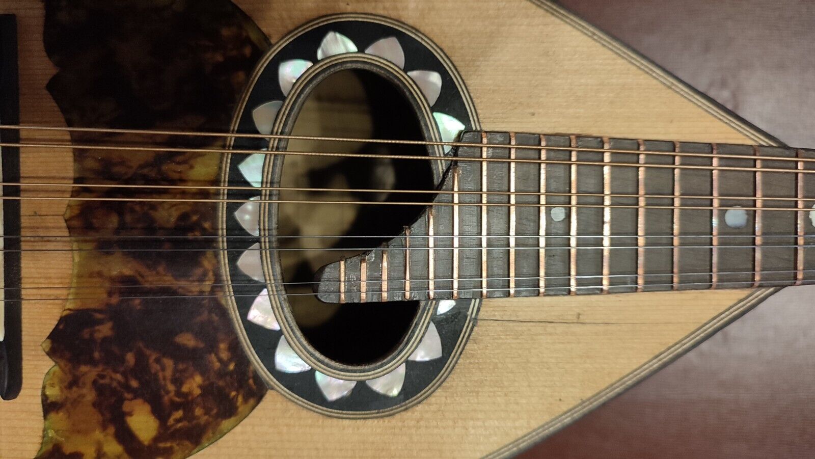 Mandolins for sale マンドリン カラーチェ The Russian Embergher