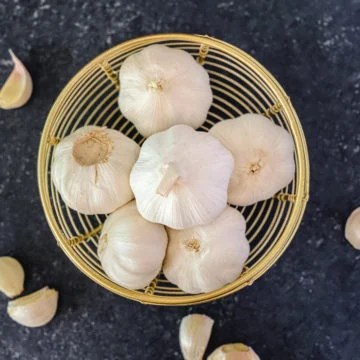 The bases of the inner leaves swell remember how i said garlic is seasonal? How To Store Garlic Whole Cloves Peeled Spice Cravings