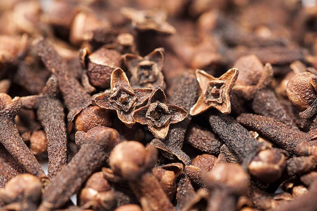 Allspice Vs. Cloves