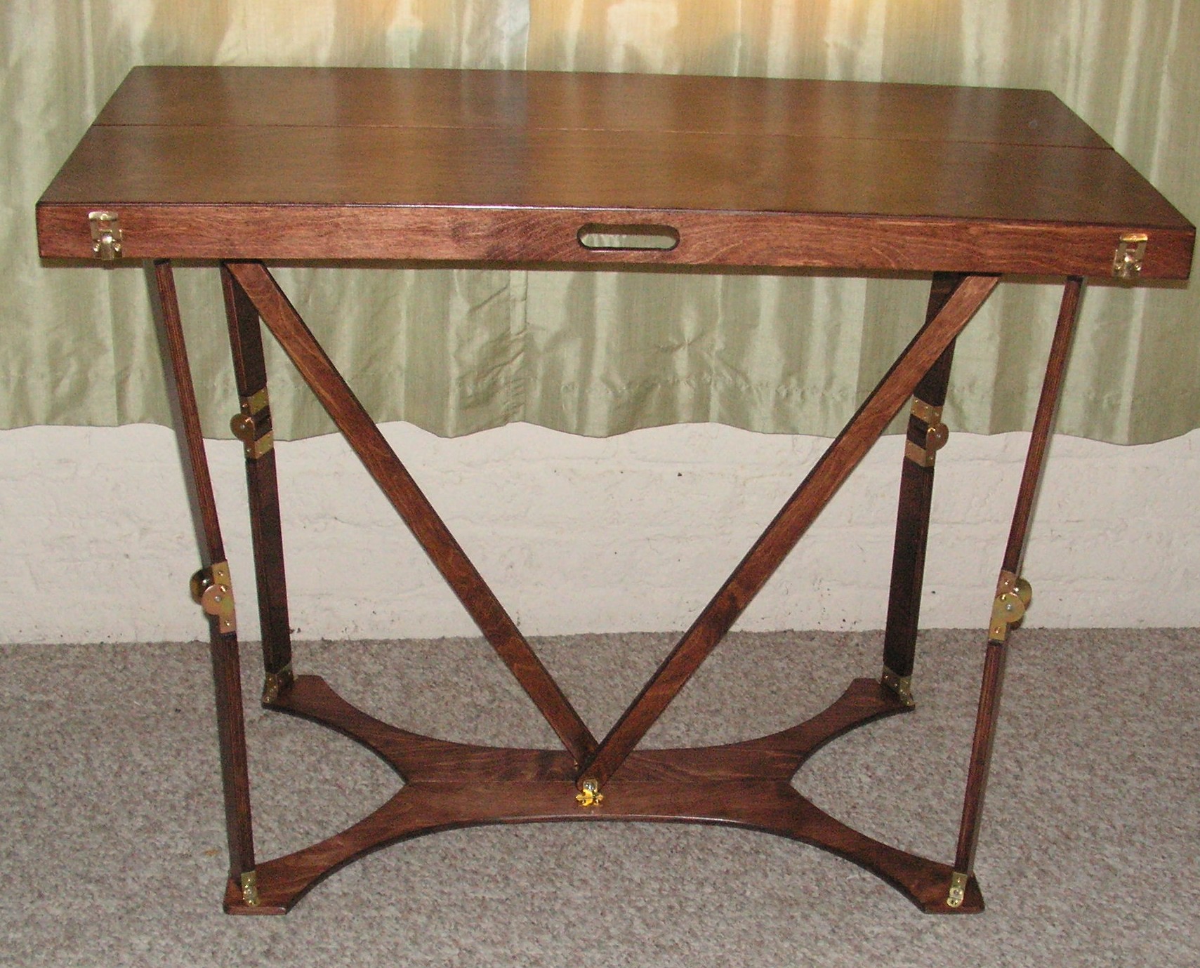 Tall Custom Crafted Folding Display Table ← Spiderlegs